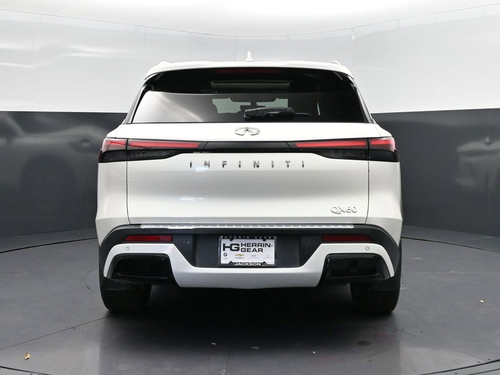 Certified 2023 INFINITI QX60 Luxe w/ Performance Audio Package image 6