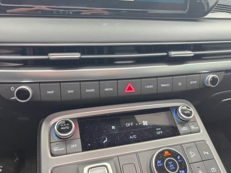 Used 2024 Hyundai Palisade Calligraphy image 18