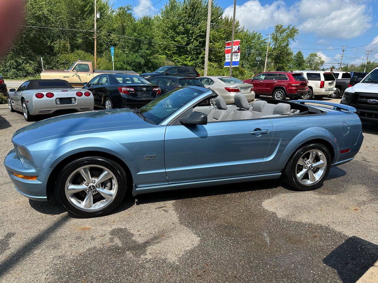 Used 2006 Ford Mustang GT RWD image 3