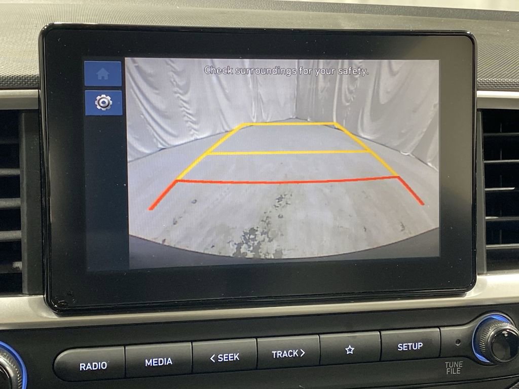 Used 2025 Hyundai Venue SEL image 24