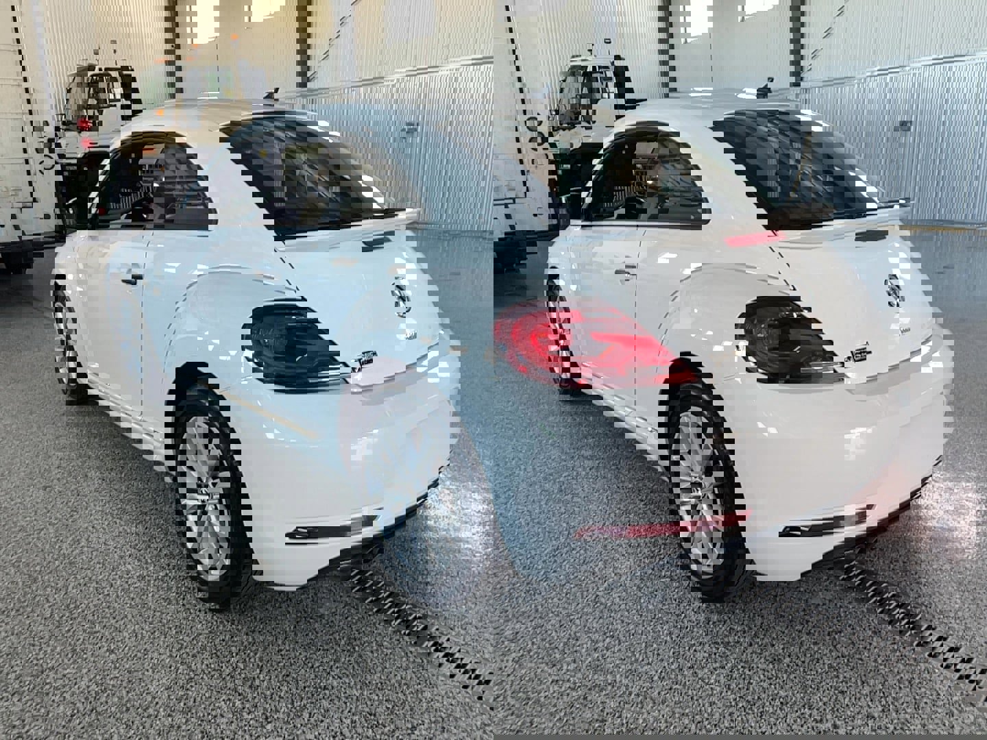 Used 2017 Volkswagen Beetle 1.8T S FWD image 9