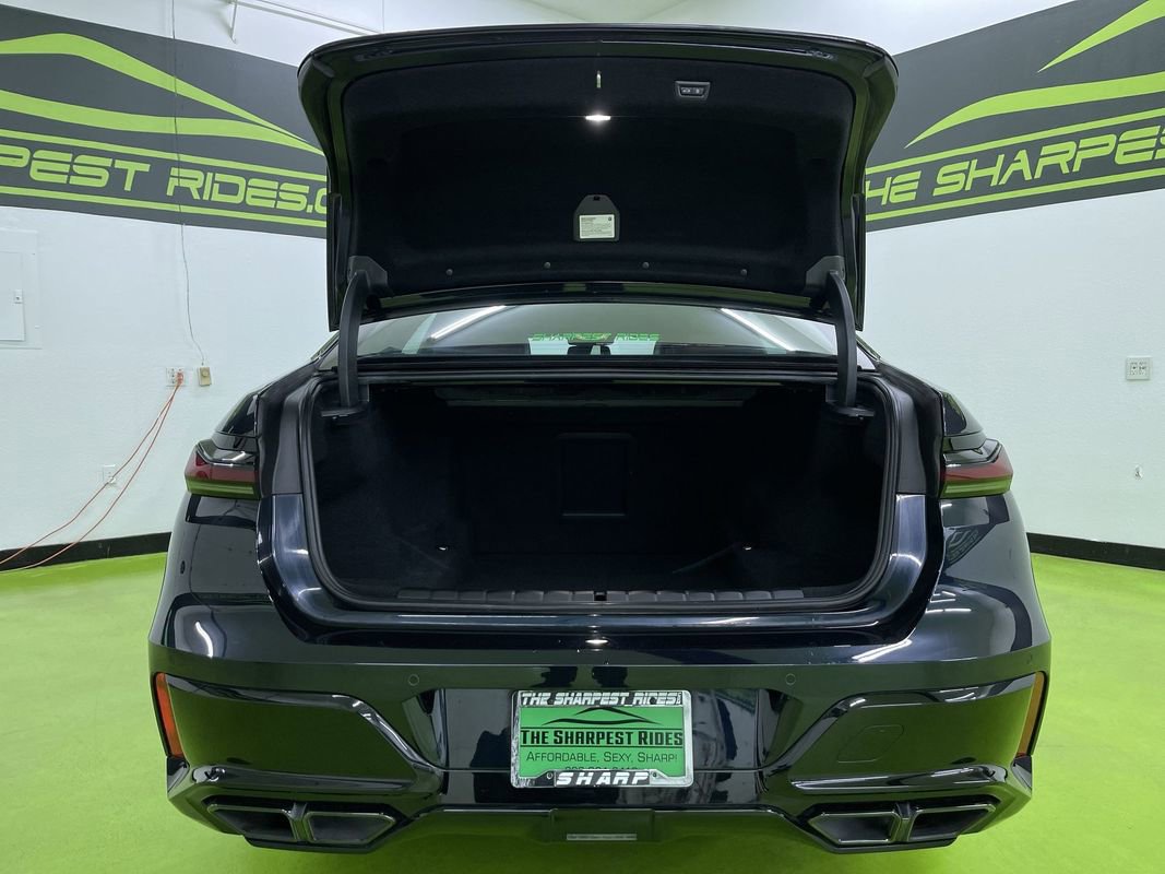 Used 2023 BMW 760i xDrive image 9