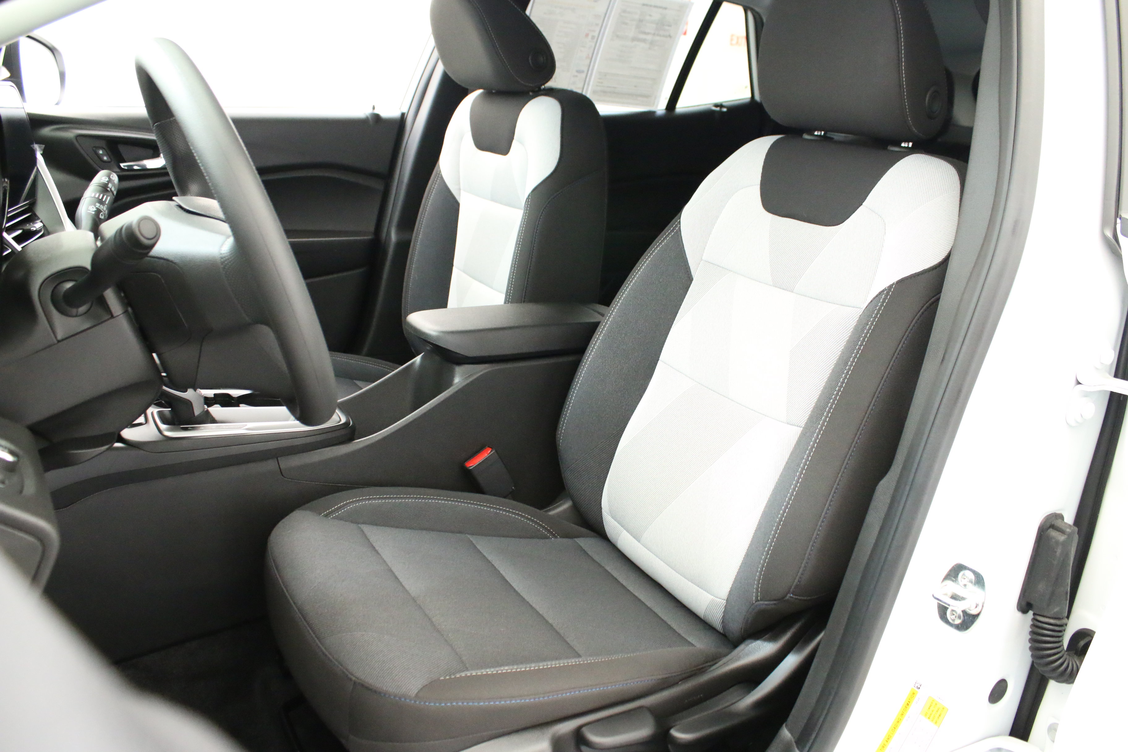 Certified 2025 Chevrolet Trax LS FWD image 24