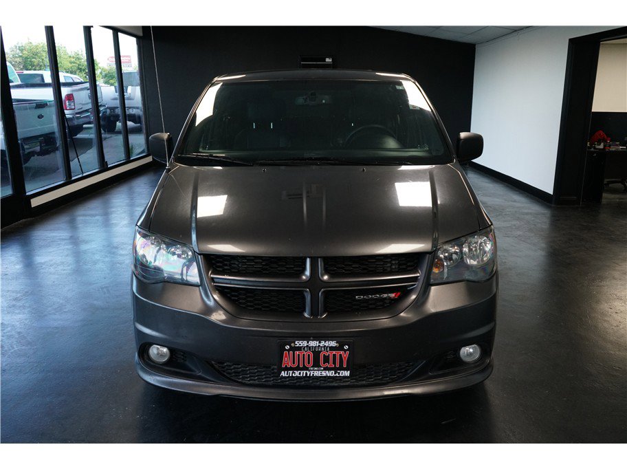 Used 2018 Dodge Grand Caravan GT image 2