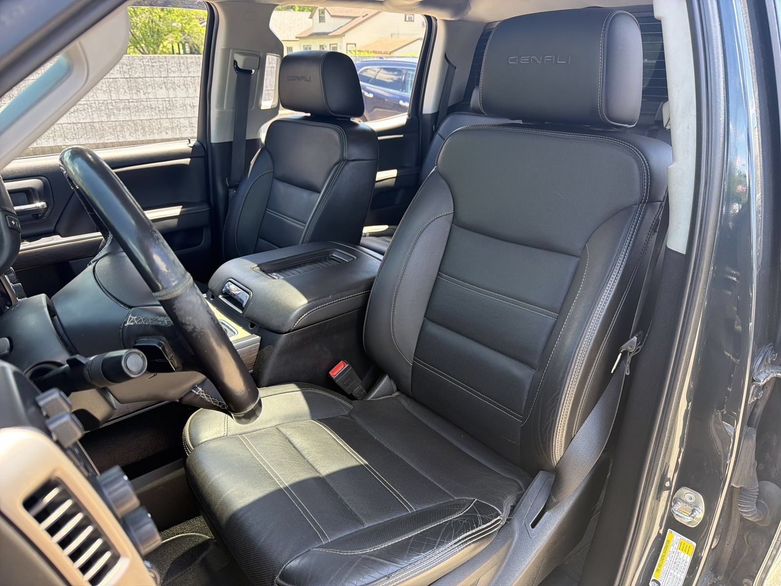 Used 2018 GMC Sierra 2500 Denali w/ Duramax Plus Package AWD/4WD image 18