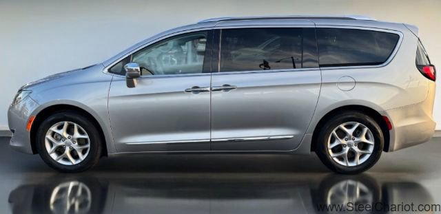 Used 2019 Chrysler Pacifica Limited image 2