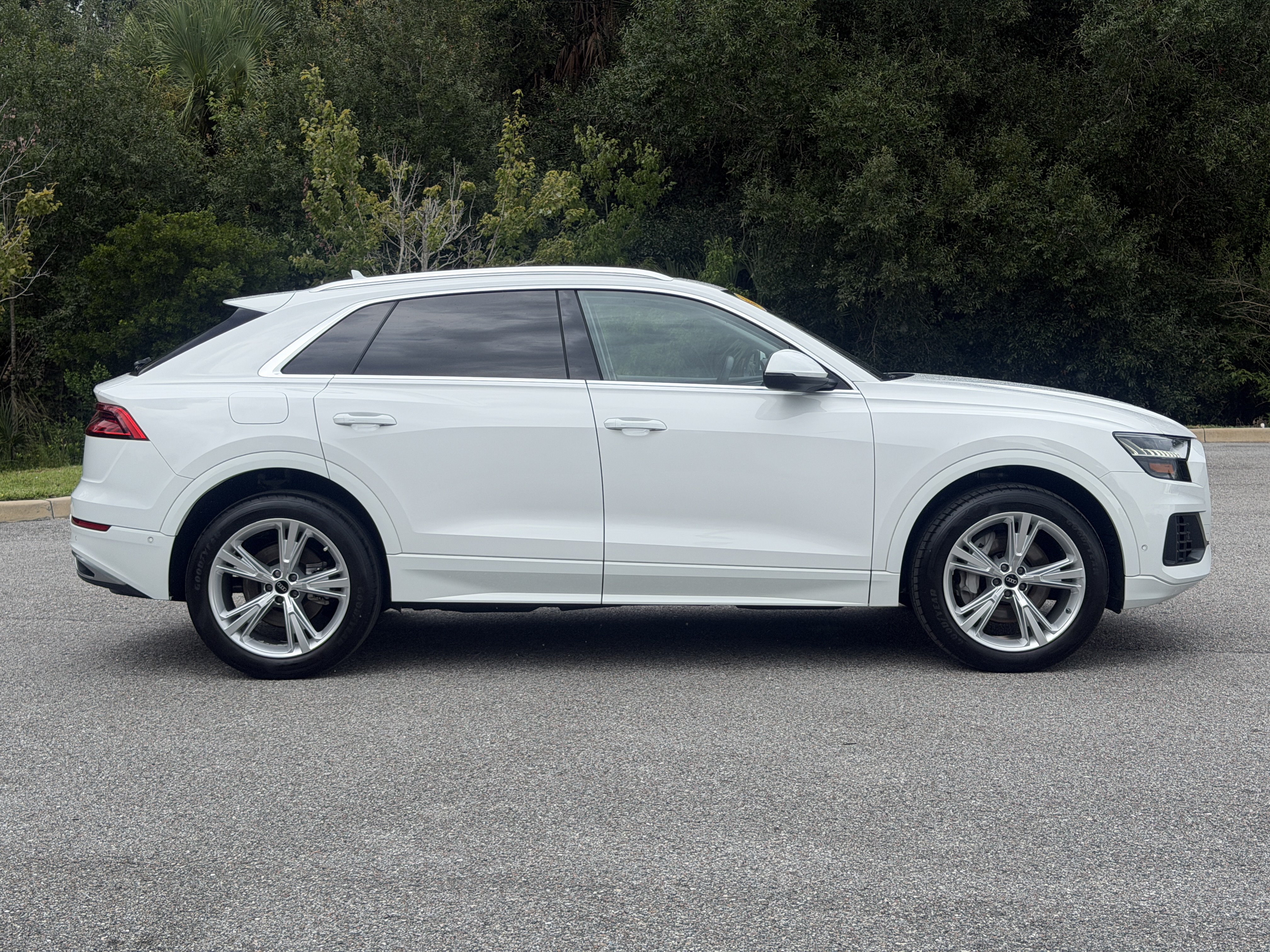 Used 2023 Audi Q8 Premium w/ Convenience Package AWD/4WD image 8