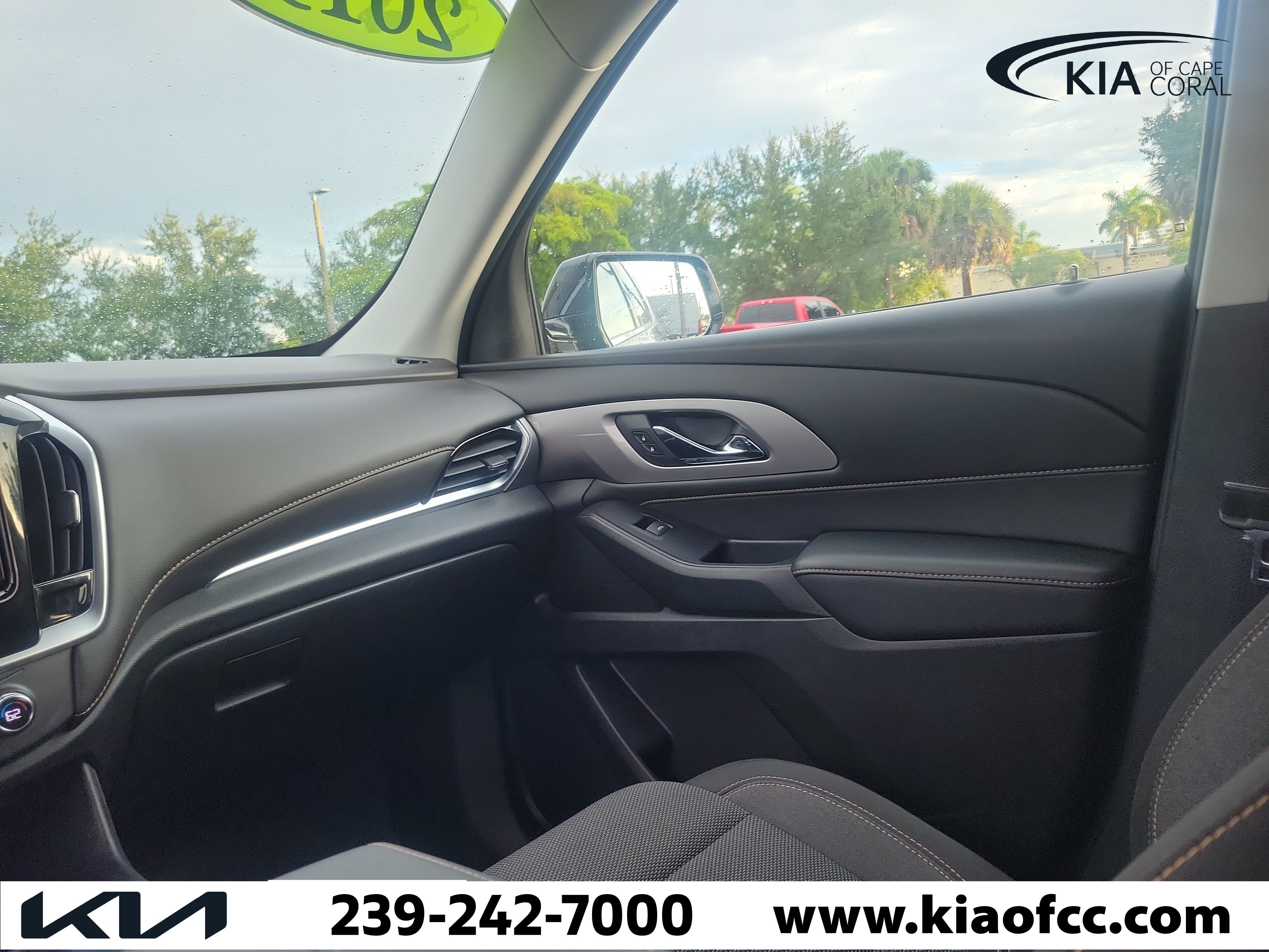 Used 2019 Chevrolet Traverse LT FWD image 18