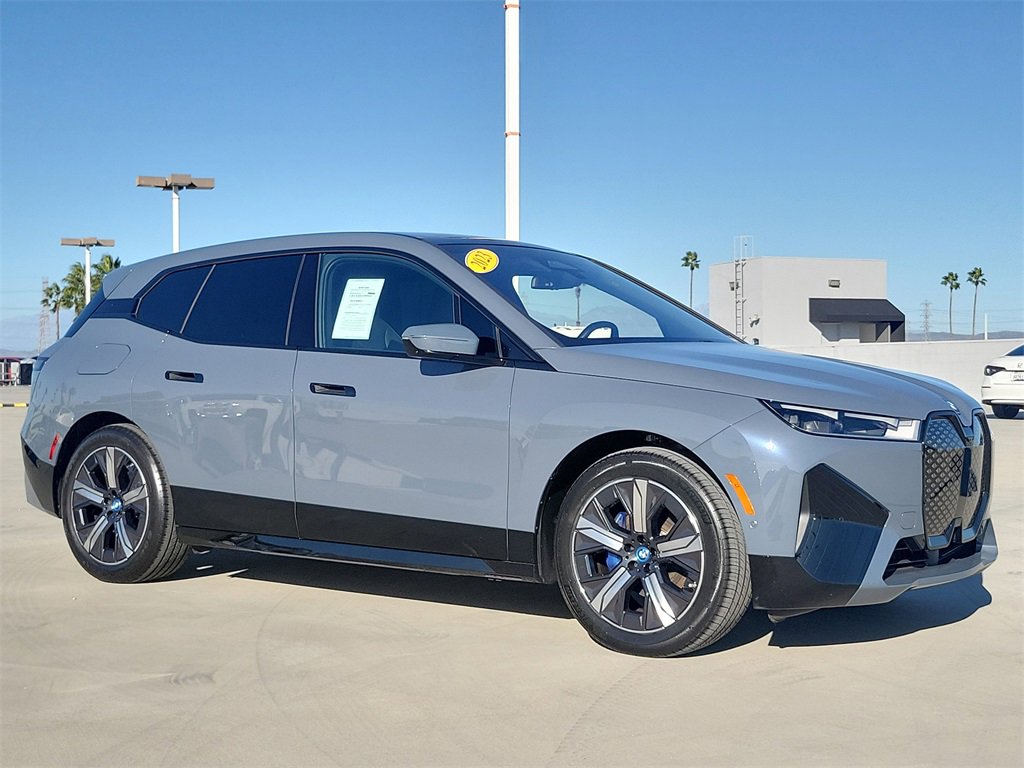 Used 2023 BMW iX xDrive50 image 31