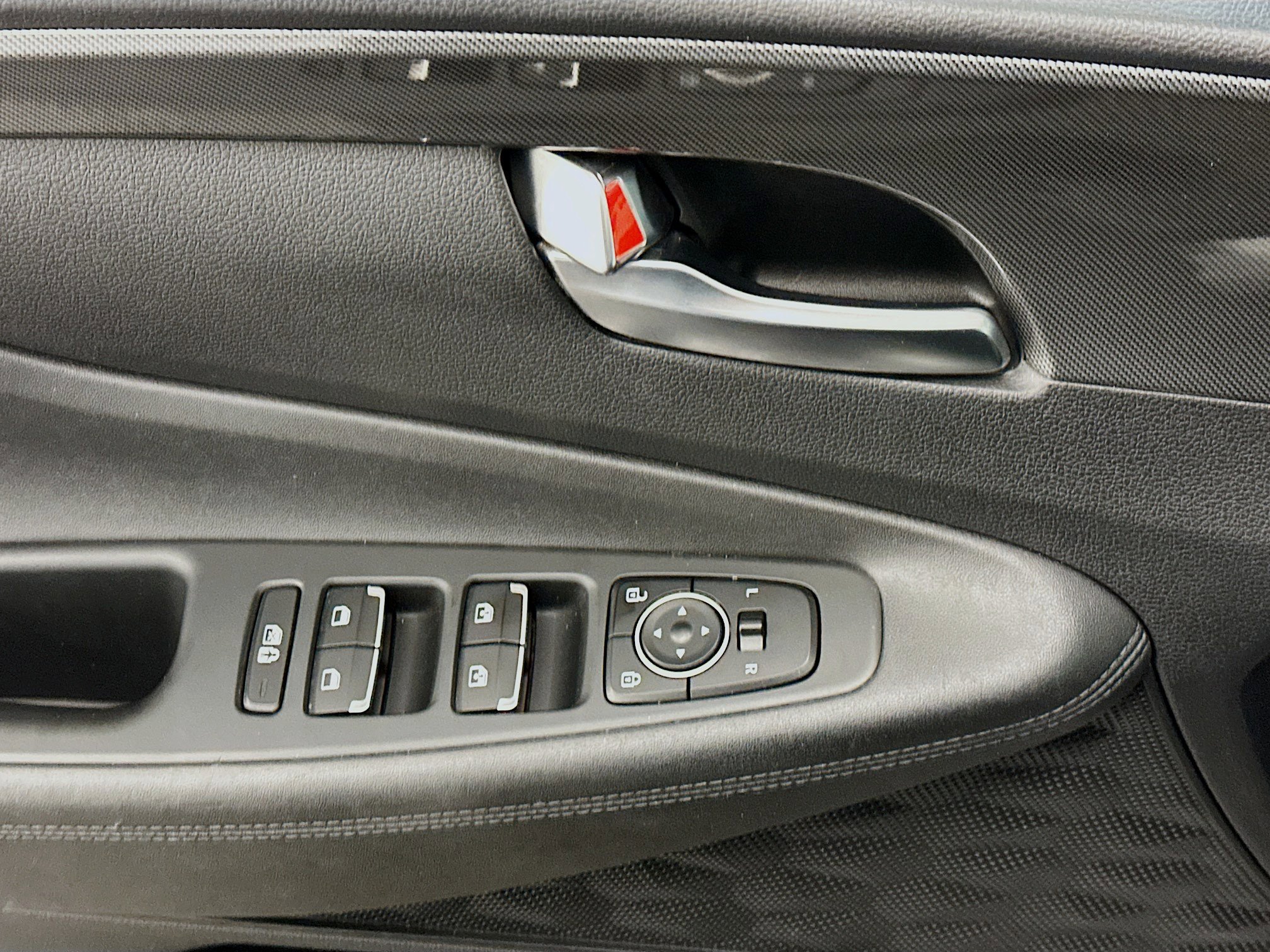 Used 2023 Hyundai Santa Fe SEL Convenience image 15