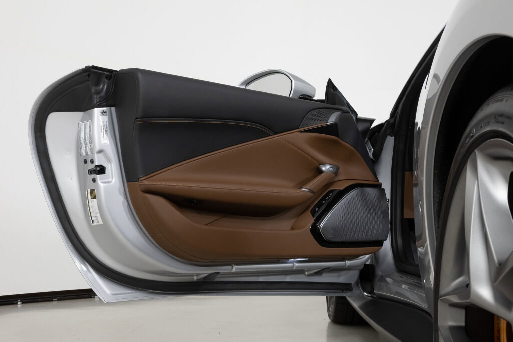 Used 2024 Ferrari Roma image 32