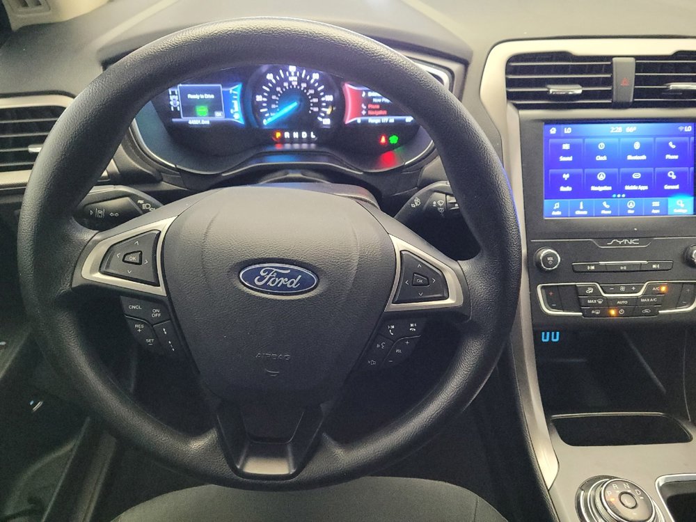 Used 2019 Ford Fusion SE FWD image 22