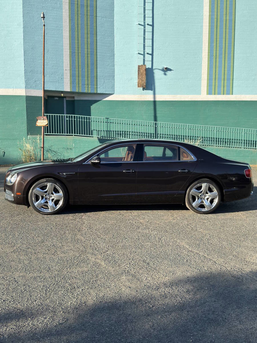 Used 2015 Bentley Flying Spur W12 image 2