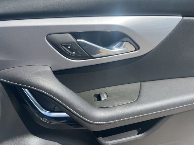 Used 2025 Chevrolet Blazer LT image 32