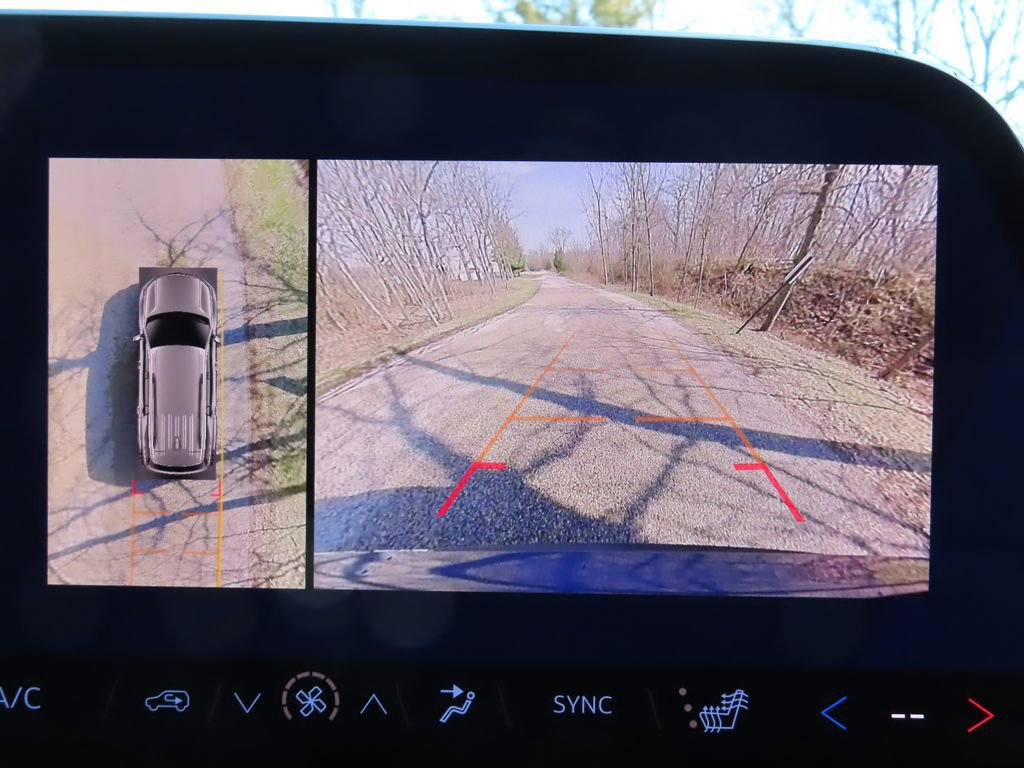 New 2026 Chevrolet Traverse LT image 7