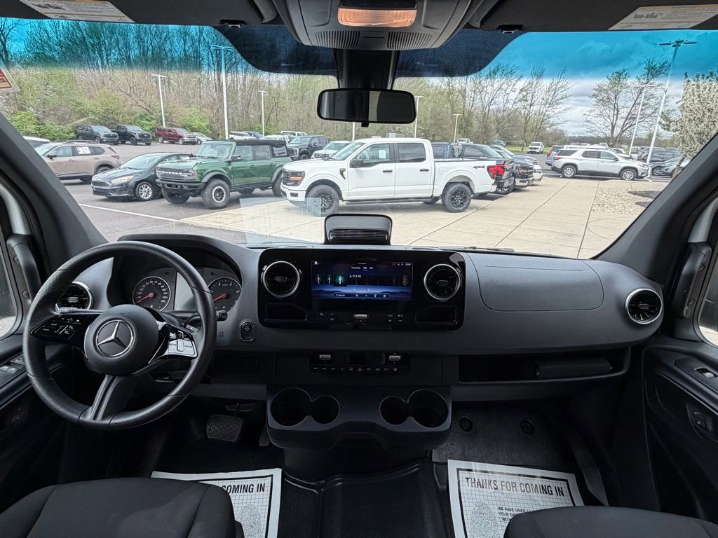 Used 2025 Mercedes-Benz Sprinter 2500 image 14