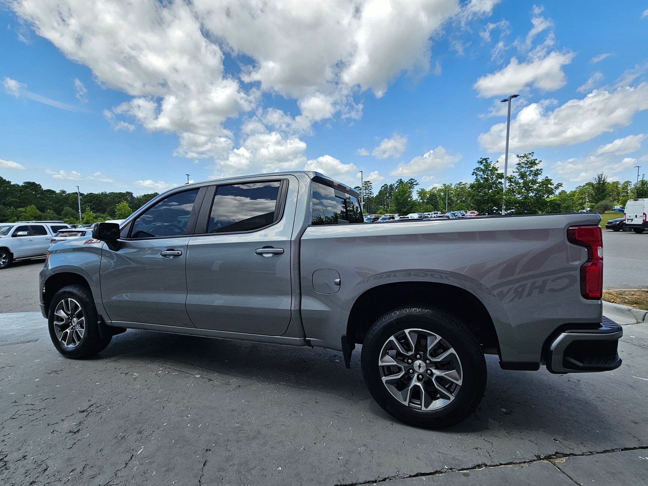 Used 2024 Chevrolet Silverado 1500 RST AWD/4WD image 5