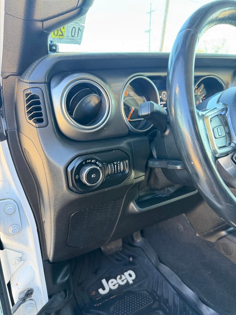 Used 2020 Jeep Wrangler Unlimited Sahara image 13