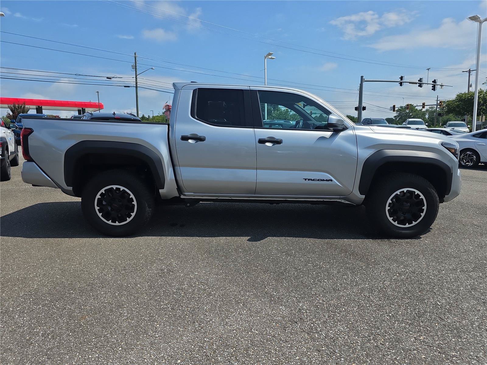 Used 2024 Toyota Tacoma TRD Off-Road AWD/4WD image 6