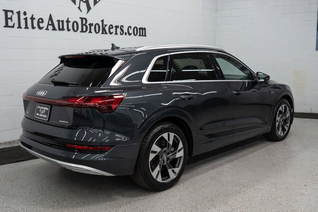 Used 2021 Audi e-tron Premium Plus w/ Premium Plus Package image 42