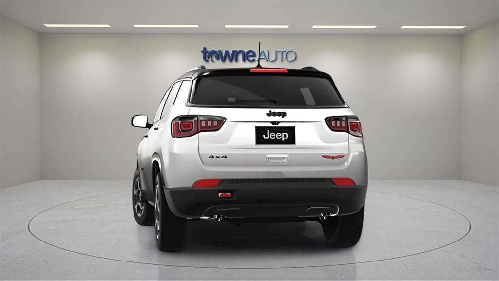 Used 2023 Jeep Compass Trailhawk image 13