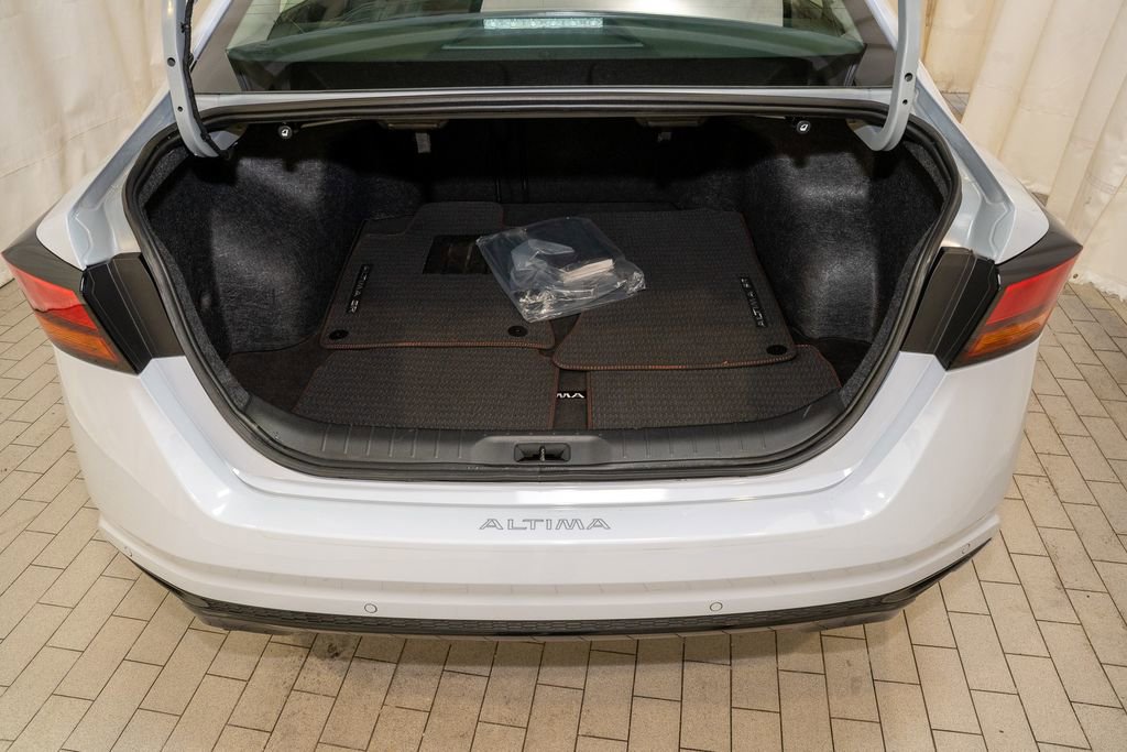 Certified 2024 Nissan Altima 2.0 SR image 5