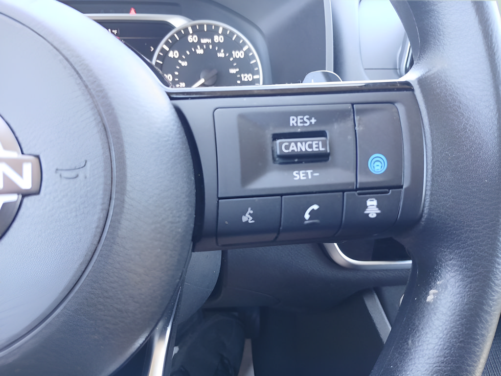 Used 2023 Nissan Rogue SV AWD/4WD image 24