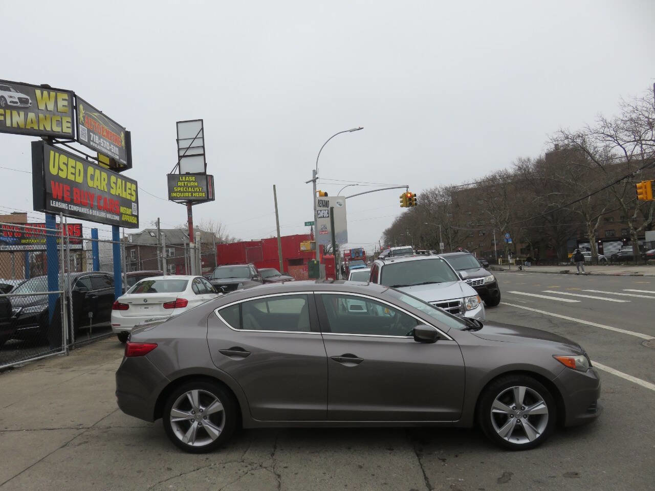 Used 2015 Acura ILX w/ Technology Package FWD image 9