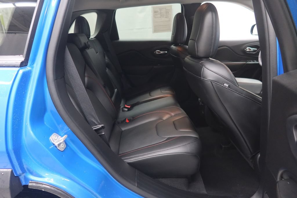 Used 2021 Jeep Cherokee Trailhawk w/ Premium Leather Package AWD/4WD image 12