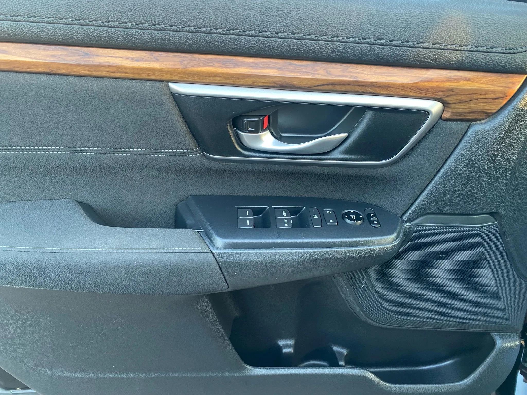 Used 2019 Honda CR-V EX image 15