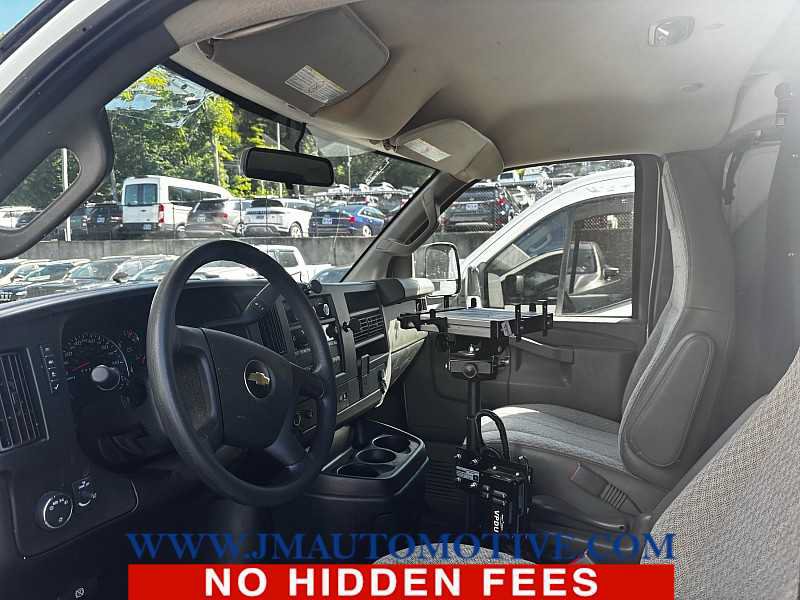 Used 2021 Chevrolet Express 2500 RWD image 2