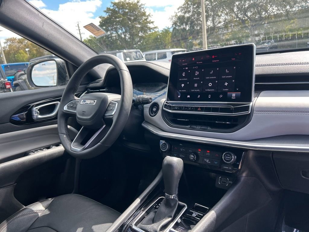 Used 2023 Jeep Compass Limited image 24