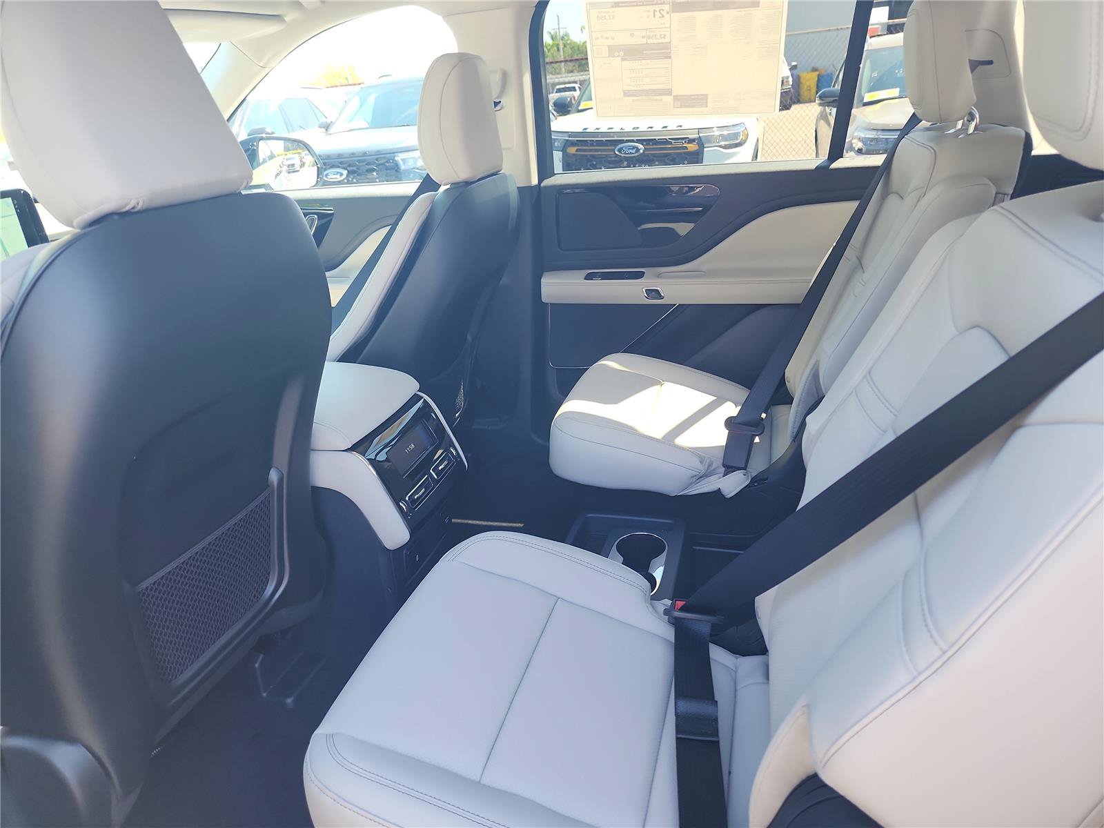 New 2026 Lincoln Aviator 2WD image 17