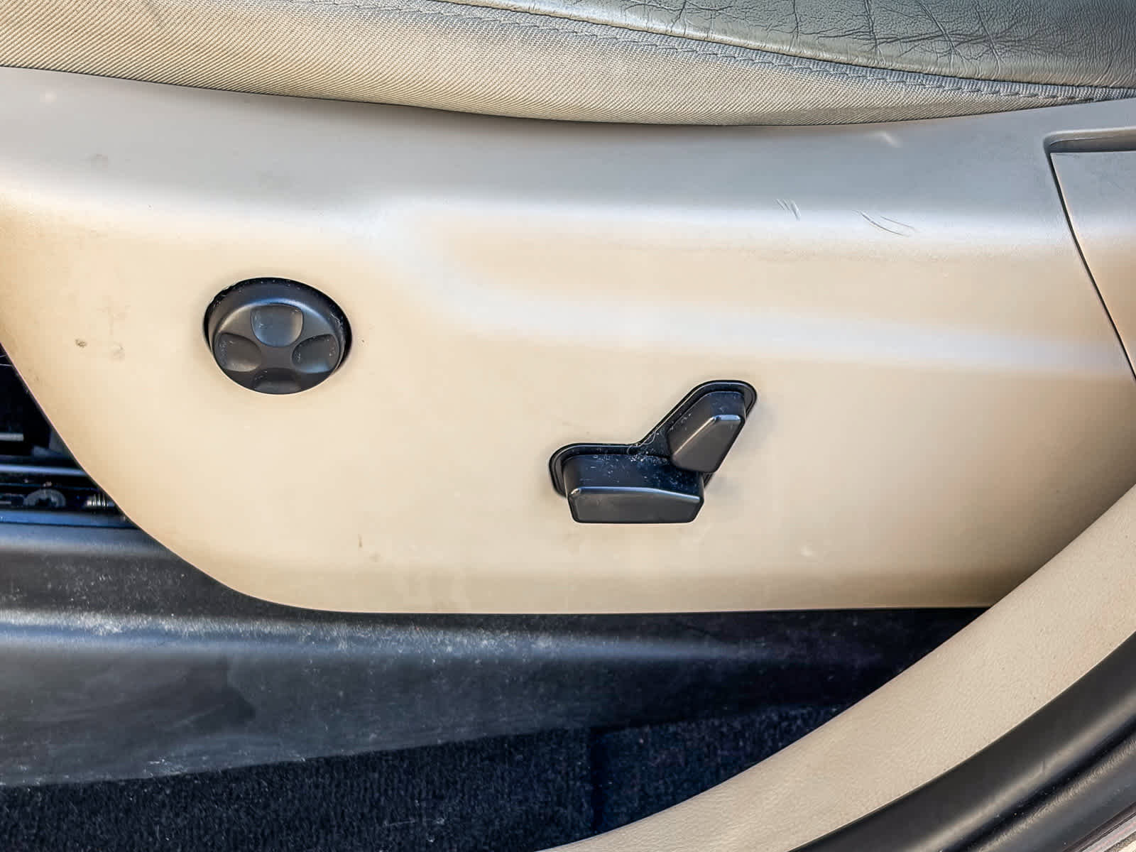 Used 2019 Jeep Grand Cherokee Limited image 21