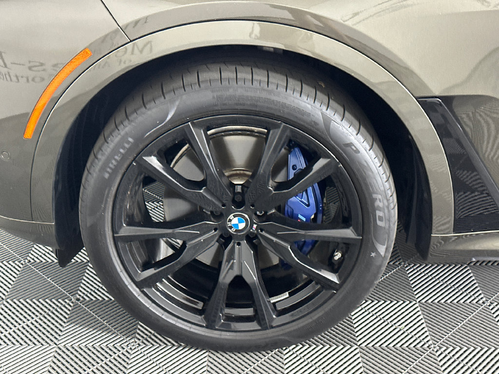 Used 2025 BMW X7 M60i w/ Executive Package AWD/4WD image 11