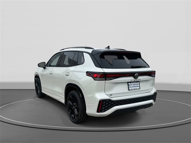 New 2026 Volkswagen Tiguan SE R-Line image 3