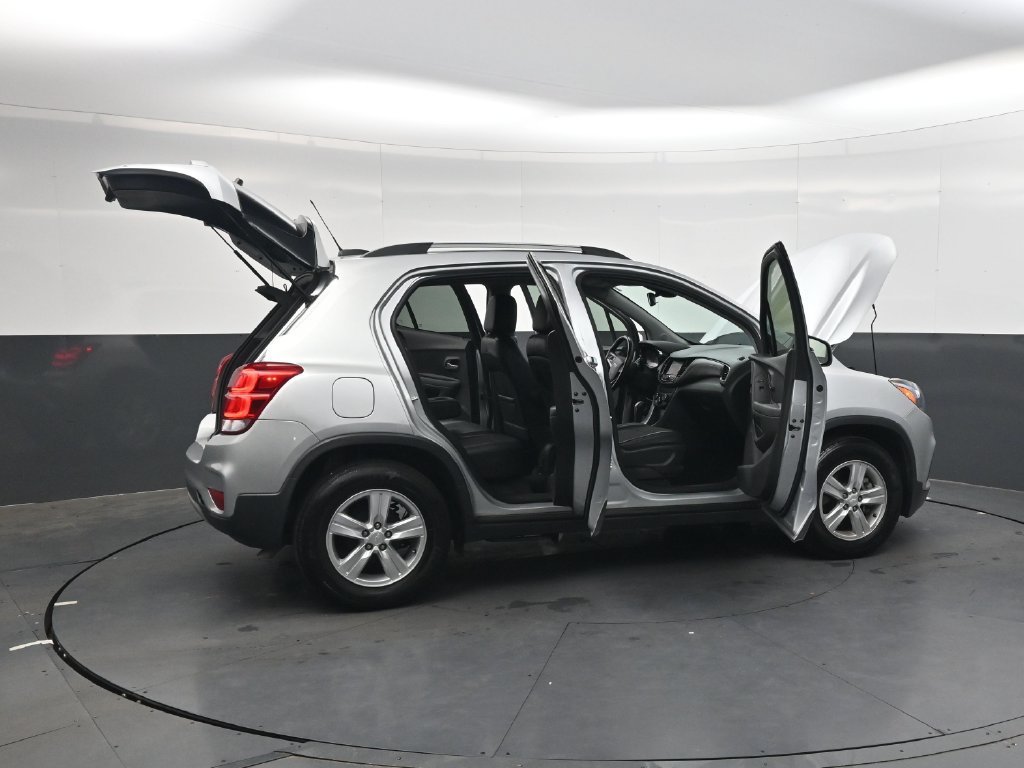 Used 2020 Chevrolet Trax LT w/ LT Convenience Package FWD image 35