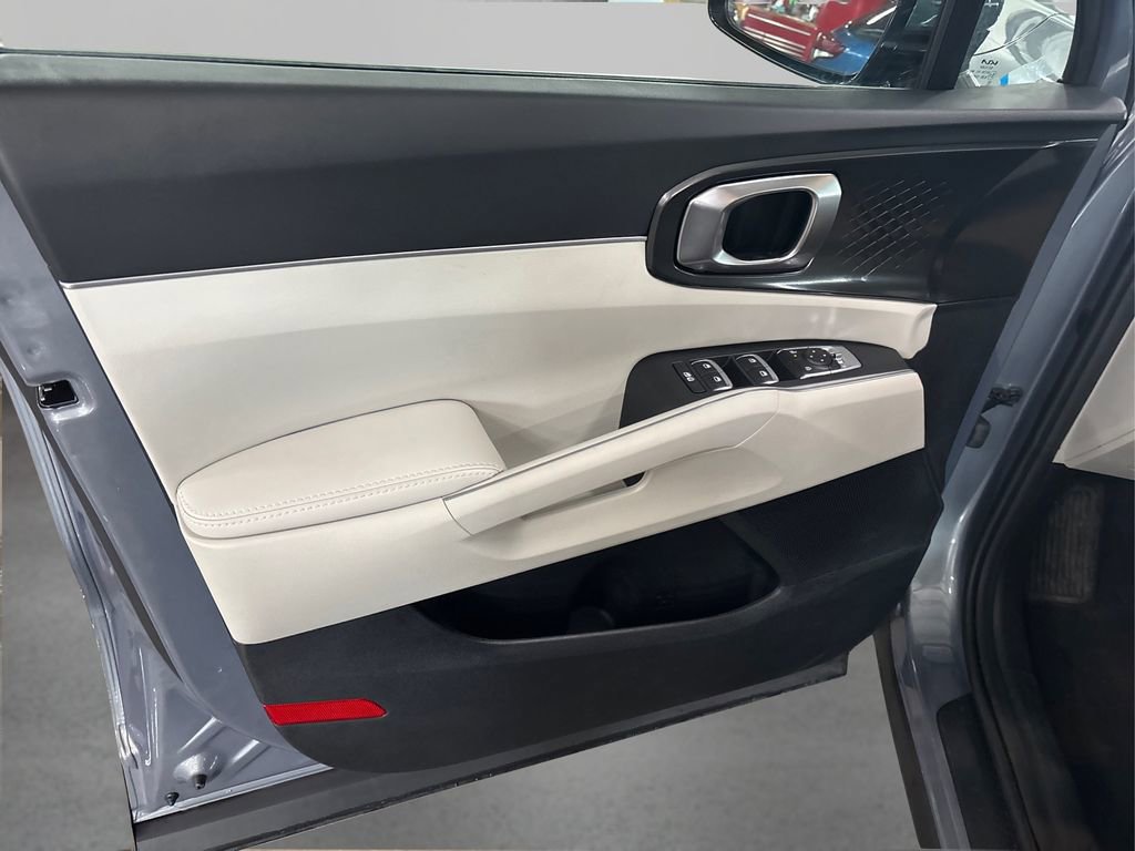 New 2025 Kia Sorento S image 22