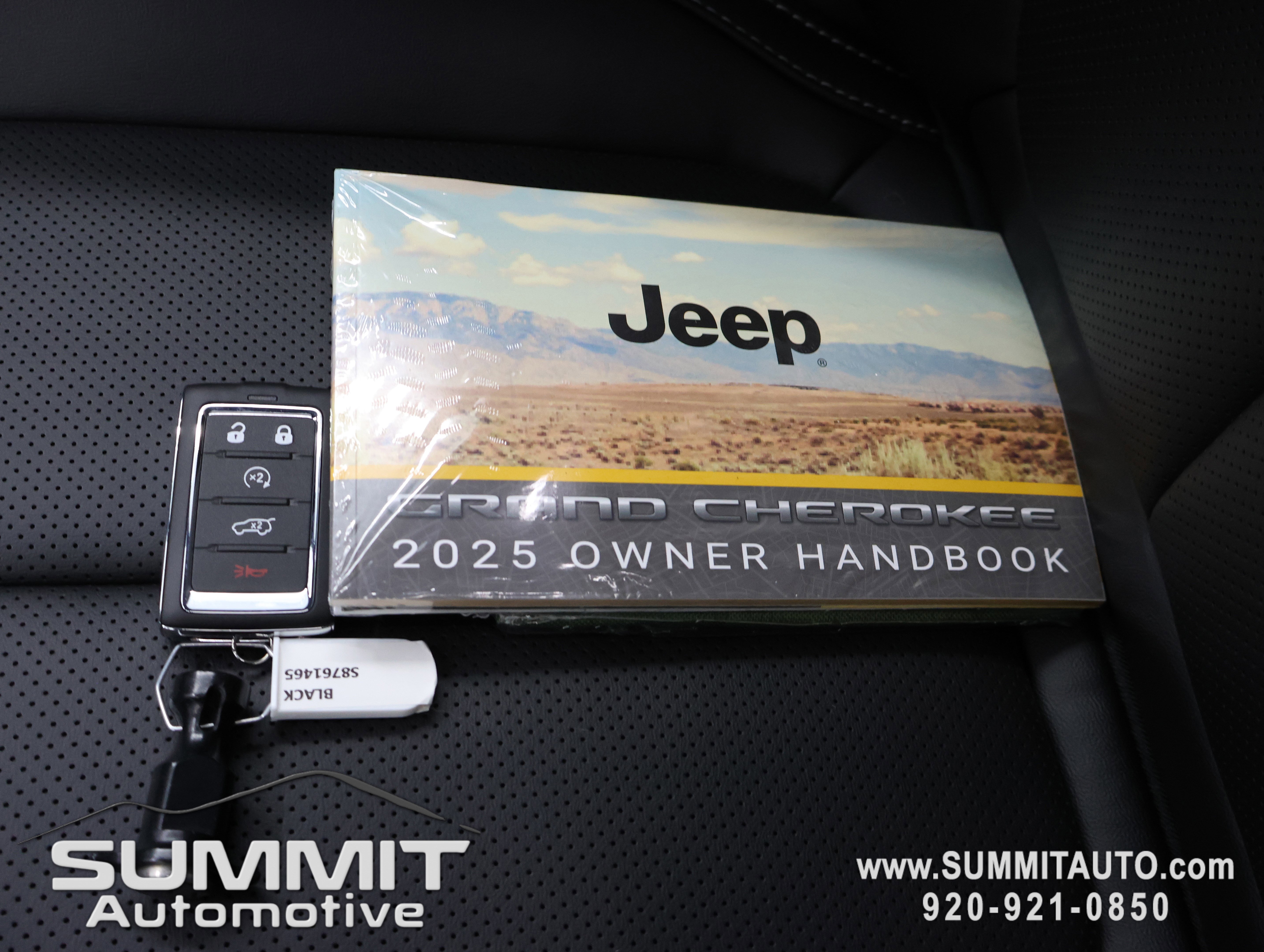 New 2025 Jeep Grand Cherokee Limited w/ Luxury Tech Group II AWD/4WD image 72