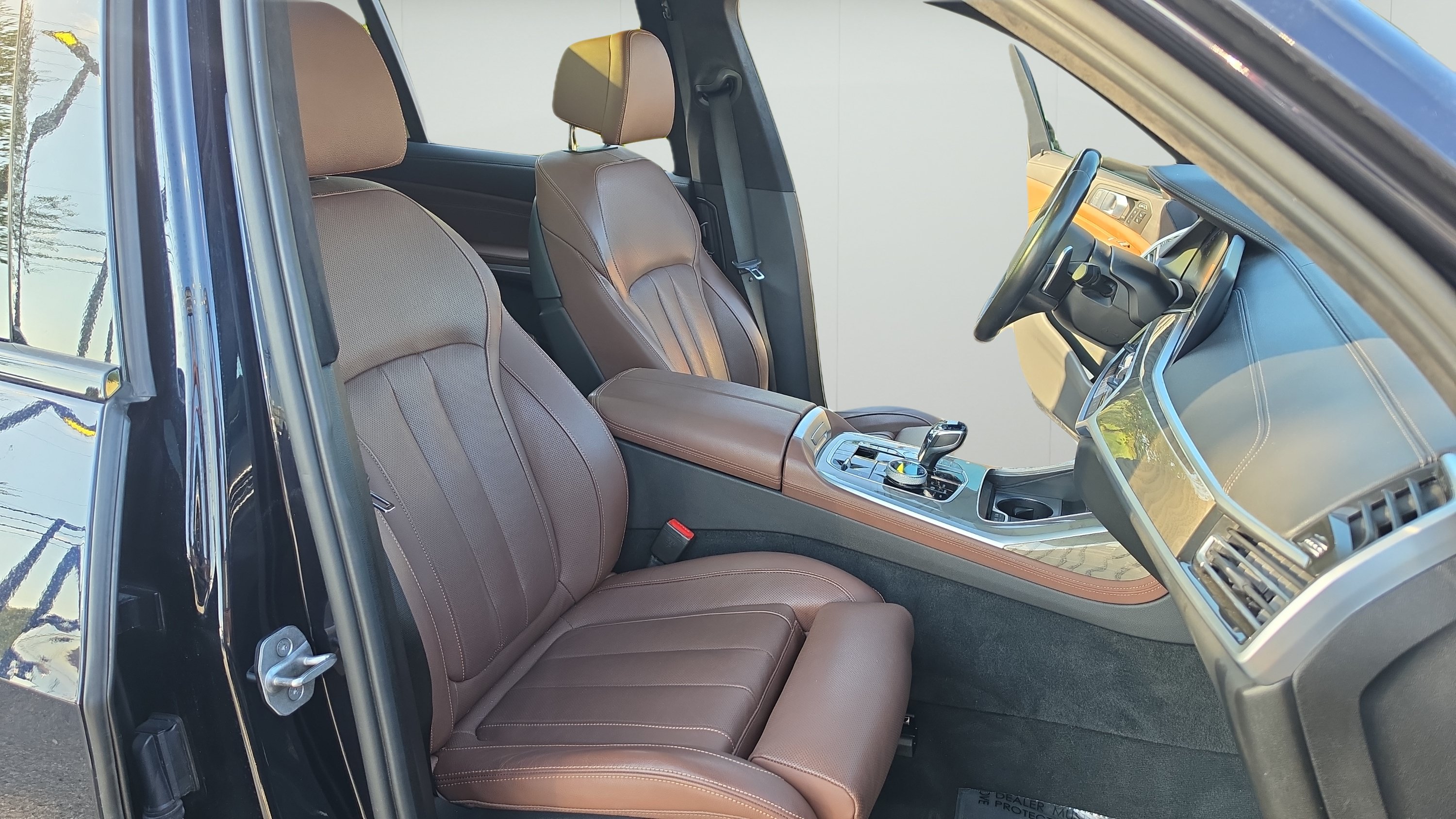 Used 2022 BMW X7 M50i w/ Dynamic Handling Package AWD/4WD image 25