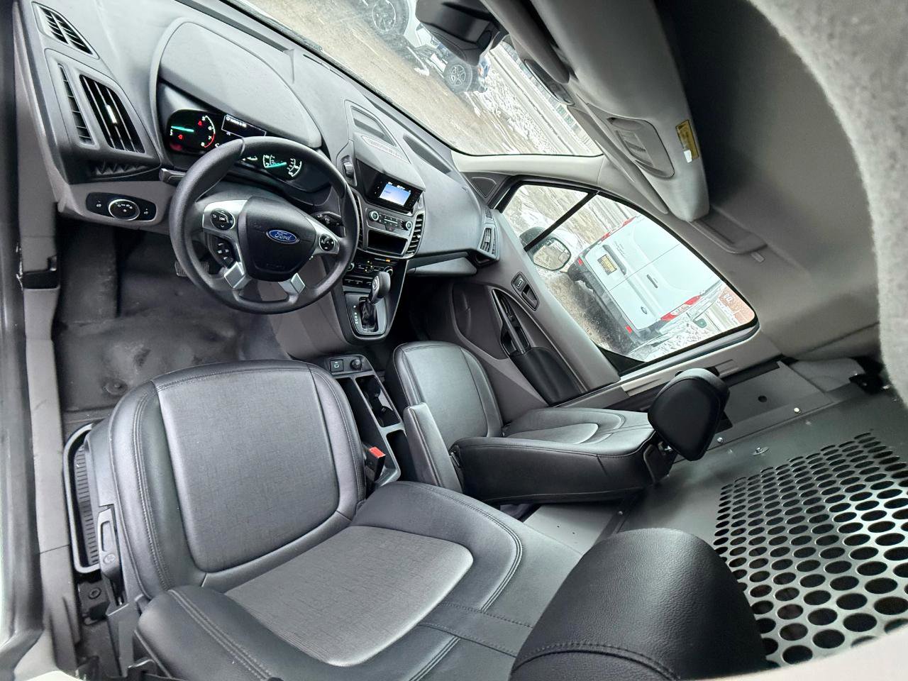 Used 2022 Ford Transit Connect XL image 13