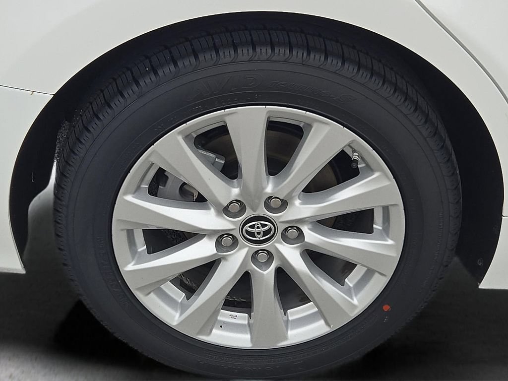 Used 2019 Toyota Camry LE FWD image 8