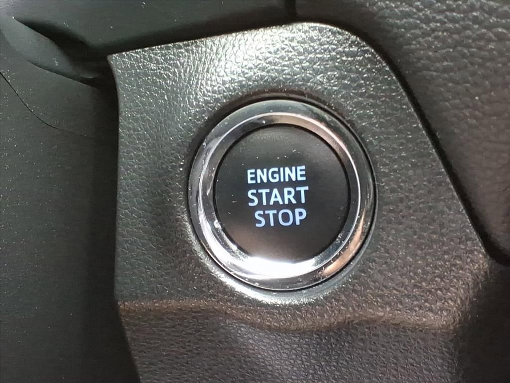 Used 2021 Toyota RAV4 XLE w/ Convenience Package image 27