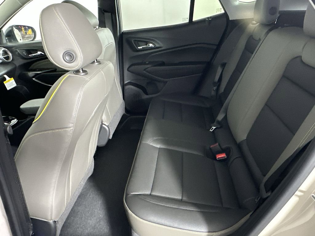 New 2026 Chevrolet Trax ACTIV w/ Sunroof Package FWD image 23
