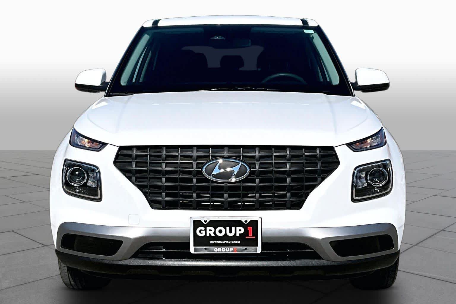 Used 2026 Hyundai Venue SE FWD image 4