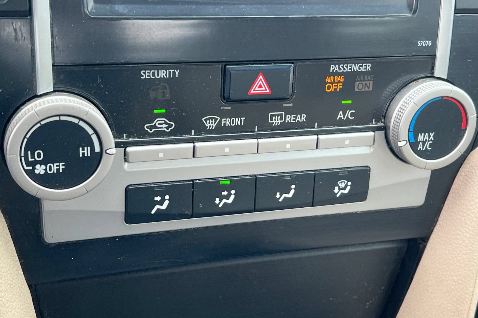 Used 2013 Toyota Camry LE FWD image 18