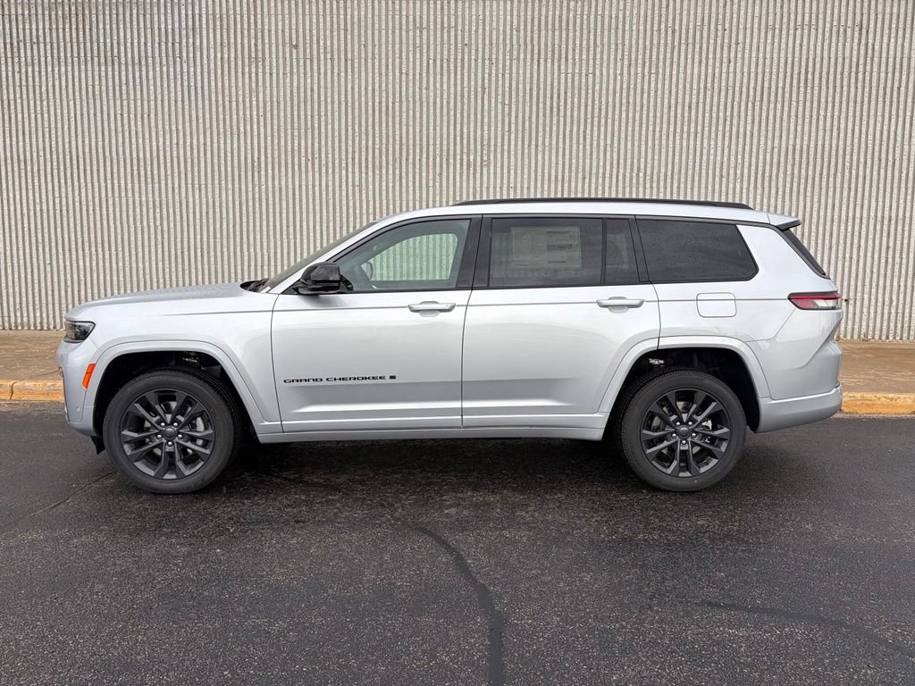 New 2026 Jeep Grand Cherokee L Limited AWD/4WD image 2
