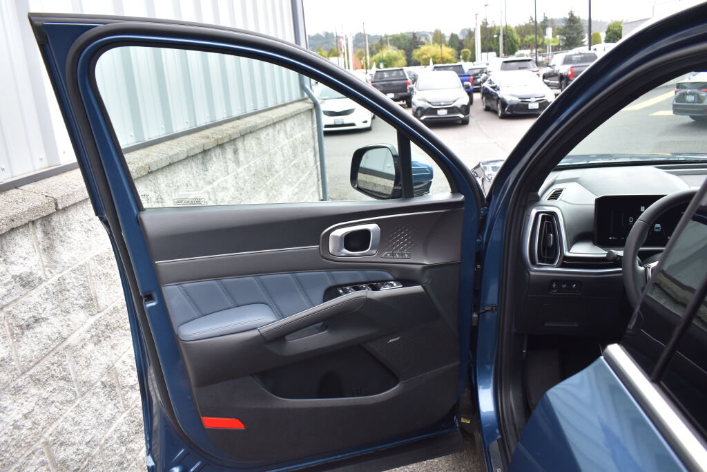 Used 2025 Kia Sorento SX Prestige AWD/4WD image 17