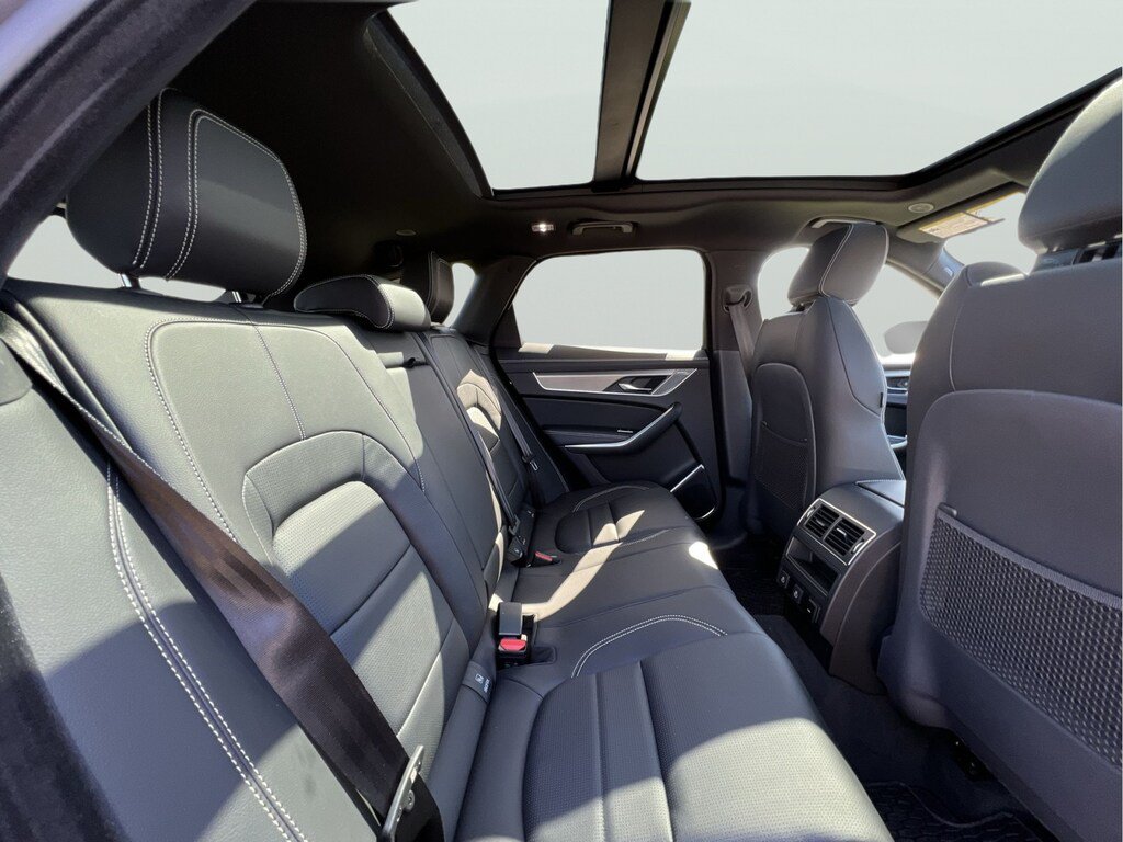 Used 2025 Jaguar F-PACE R-Dynamic S AWD/4WD image 19