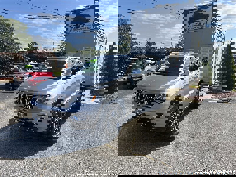 Used 2017 Jeep Grand Cherokee Limited w/ Trailer Tow Group IV image 2
